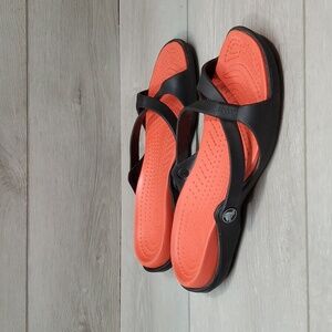 Crocs Women Rubber Outdoor Sandals flip flop shoes sz 8